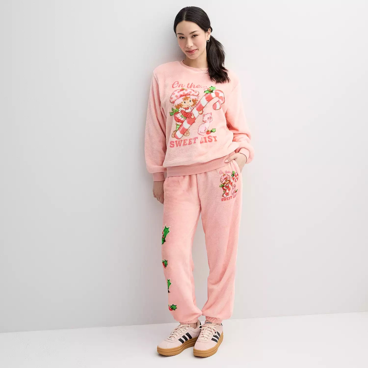 Juniors' Strawberry Shortcake On The Sweet List Woobie Jogger Pant - view 4