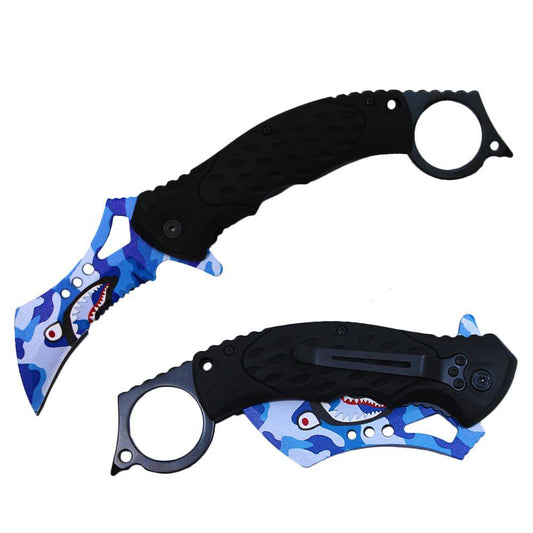 Cuchillo Karambit plegable asistido por resorte de camuflaje azul de 5" con estampado de cabeza de tiburón